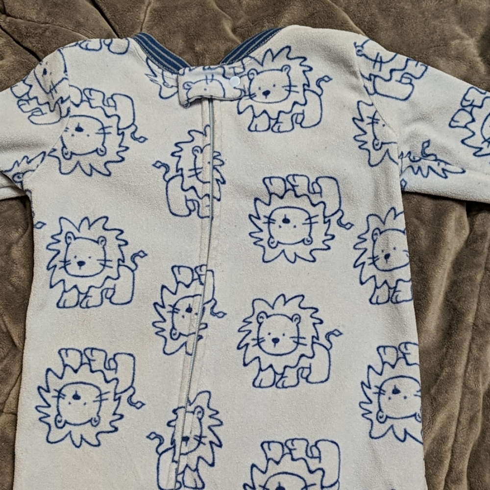 Footed jammies